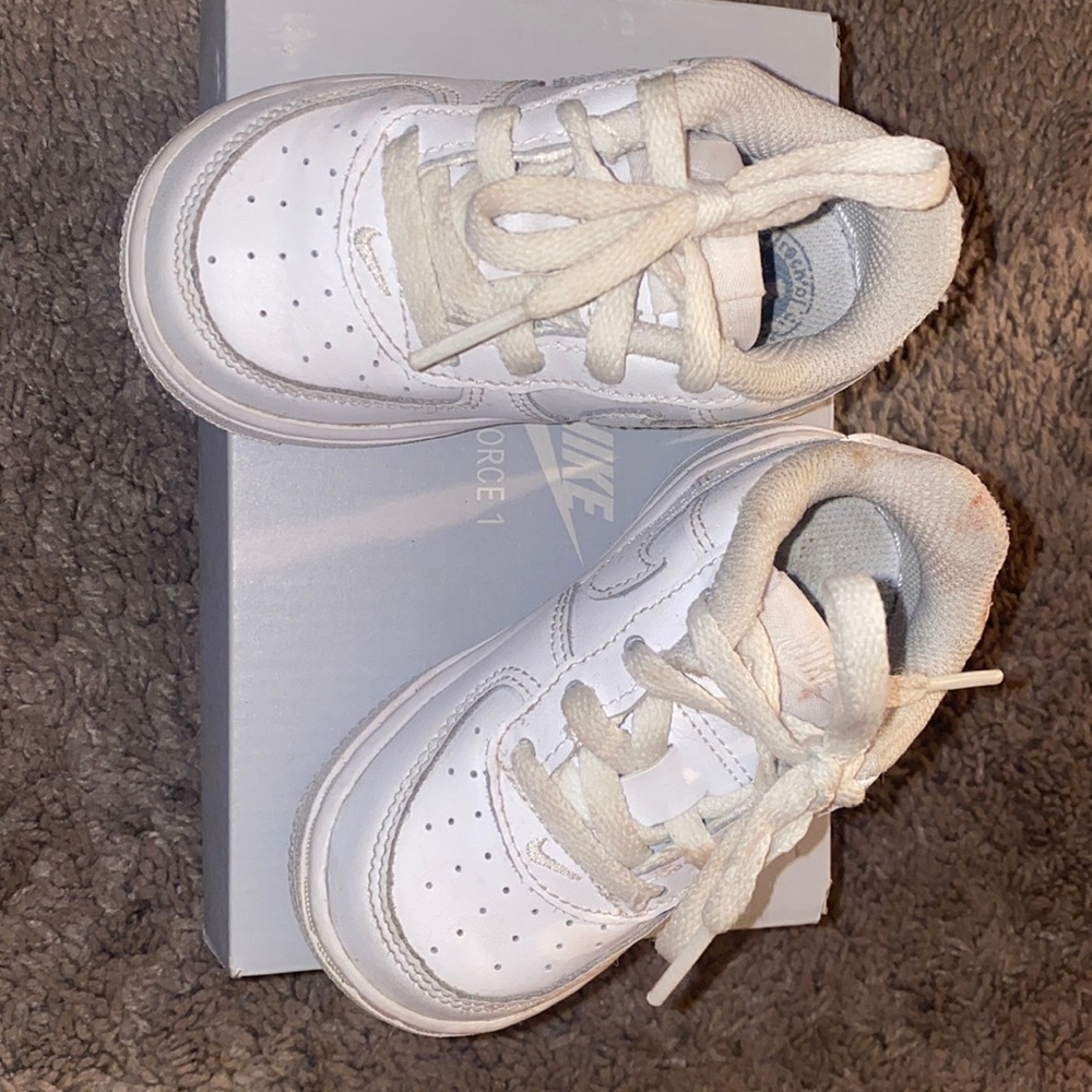 White Nike Air Force